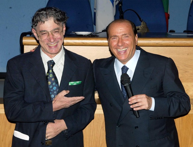 Bossi, Berlusconi, la legge bavaglio: mafia, camorra e ‘ndrangheta ringraziano, Milano piange