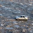 Cina, con l'auto sul fiume ghiacciato per non pagare il pedaggio01