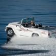 La Jeep anfibia che corre sull'acqua6