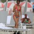 Olga Kent, l'attrice della "Fuga di Cervelli" in spiaggia a Miami 08