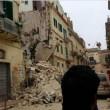 Matera, crolla palazzo in centro. Una donna salva, lamenti dalle macerie (foto)3