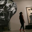 Il bacio del poliziotto" di Bansky all'asta per 575mila dollari02