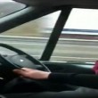 Gb, dorme mentre guida: il passeggero tiene il volante al posto suo 01