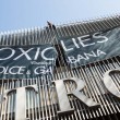 Greenpeace contro D&G a Milano13