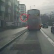 Londra, uomo gettato giù dal secondo piano del bus04