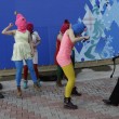 Pussy Riot picchiate e frustate dai cosacchi a Sochi06