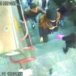 Rubava portafogli in Tre Passi nella metro di Milano02