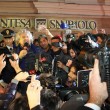 Sanremo: Beppe Grillo, monologo al bar poi lascia l'Ariston05