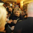 Sanremo: Beppe Grillo, monologo al bar poi lascia l'Ariston08