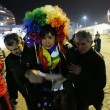 Sochi, Vladimir Luxuria fermata a ingresso stadio con Iene Pio e Amedeo07