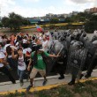Venezuela, scontri polizia studenti03