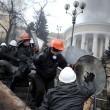 Ucraina: nuovi scontri polizia manifestati, tregua finita02