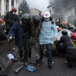 Ucraina: nuovi scontri polizia manifestati, tregua finita07