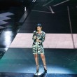 Sanremo: Giusy Ferreri con vestito animalier e zeppe ai piedi06