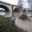 Roma, allarme Tevere rientrato, ma fiume ancora sotto osservazione (foto) 4