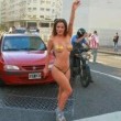 Mariana Diarco, la playmate ex di Schelotto nuda in piazza a Buenos Aires09