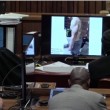 Oscar Pistorius, in aula le foto dell'atleta insanguinato dopo omicidio01