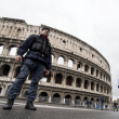 Colosseo senza centurioni e abusivi per un giorno09