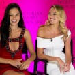 Adriana Lima e Candice Swanepoel ambasciatrici di Victoria's Secret02
