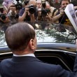Berlusconi firma le prescrizioni (foto03