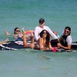 Claudia Romani sexy e maliziosa sul cigno in spiaggia05
