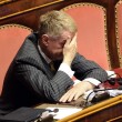 Senatore D'Ascola (Ncd) si addormenta in Senato durante discussione Def05
