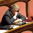Senatore D'Ascola (Ncd) si addormenta in Senato durante discussione Def01