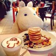 Tokyo: pupazzi fanno compagnia ai single che mangiano al Moomin Café02