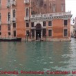 Venezia, scatta foto con iPad rubato023