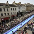Bristol, scivolo gigante d'acqua in strada4