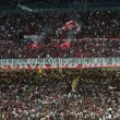 Coreografia Curva Sud Milan contro la Polizia 03