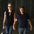 Charlize Theron e Sean Penn mano per la mano01