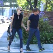 Charlize Theron e Sean Penn mano per la mano09