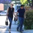 Charlize Theron e Sean Penn mano per la mano06