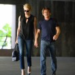 Charlize Theron e Sean Penn mano per la mano04