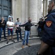 Comizio Renzi a piazza del Popolo, disordini08