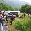 Feltre, foto del pullman ribaltato con 40 ragazzini a bordo 6