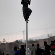 Spagna, migranti assaltano frontiera a Melilla