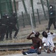 Spagna, 700 migranti assaltano frontiera Melilla