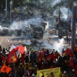 Turchia, polizia carica i manifestanti a piazza Taksim 19