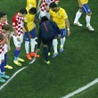 Brasile-Croazia, l'arbitro usa la bomboletta spray per la barriera (FOTO-VIDEO) - 2