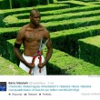 Mario Balotelli taglia l'erba in campo: gli sfottò su Twitter03