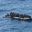 Sicilia, 30 cadaveri su un barcone con oltre 590 immigrati a bordo