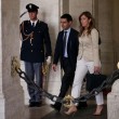 Maria Elena Boschi, passo dell'oca uscendo da Palazzo Chigi FOTO 2