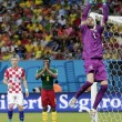 Camerun-Croazia 0-4, FOTO: Olic, Perisic, doppio Mandzukic. Espulso Song