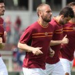 De Rossi e la pubblicità scandalo: cuore tra le mani, animalisti furiosi (foto) - 5