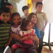 Elisabetta Canalis in Libano per la missione Unicef 100% Vacciniamoli Tutti 05