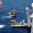 Gommone si ribalta: almeno 10 immigrati morti al largo della Libia (foto) 4