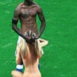 Mario Balotelli, tutti i tweet con fotomontaggi (anche hot). FOTO2