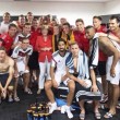 Angela Merkel scatenata in tribuna. Poi selfie con Podolski, foto con la squadra 5